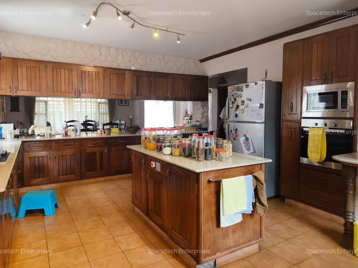 4 Bed Townhouse with En Suite in Spring Valley - 4