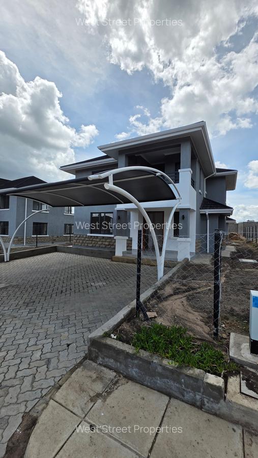 4 Bed Townhouse with En Suite at Arthiriver - 1