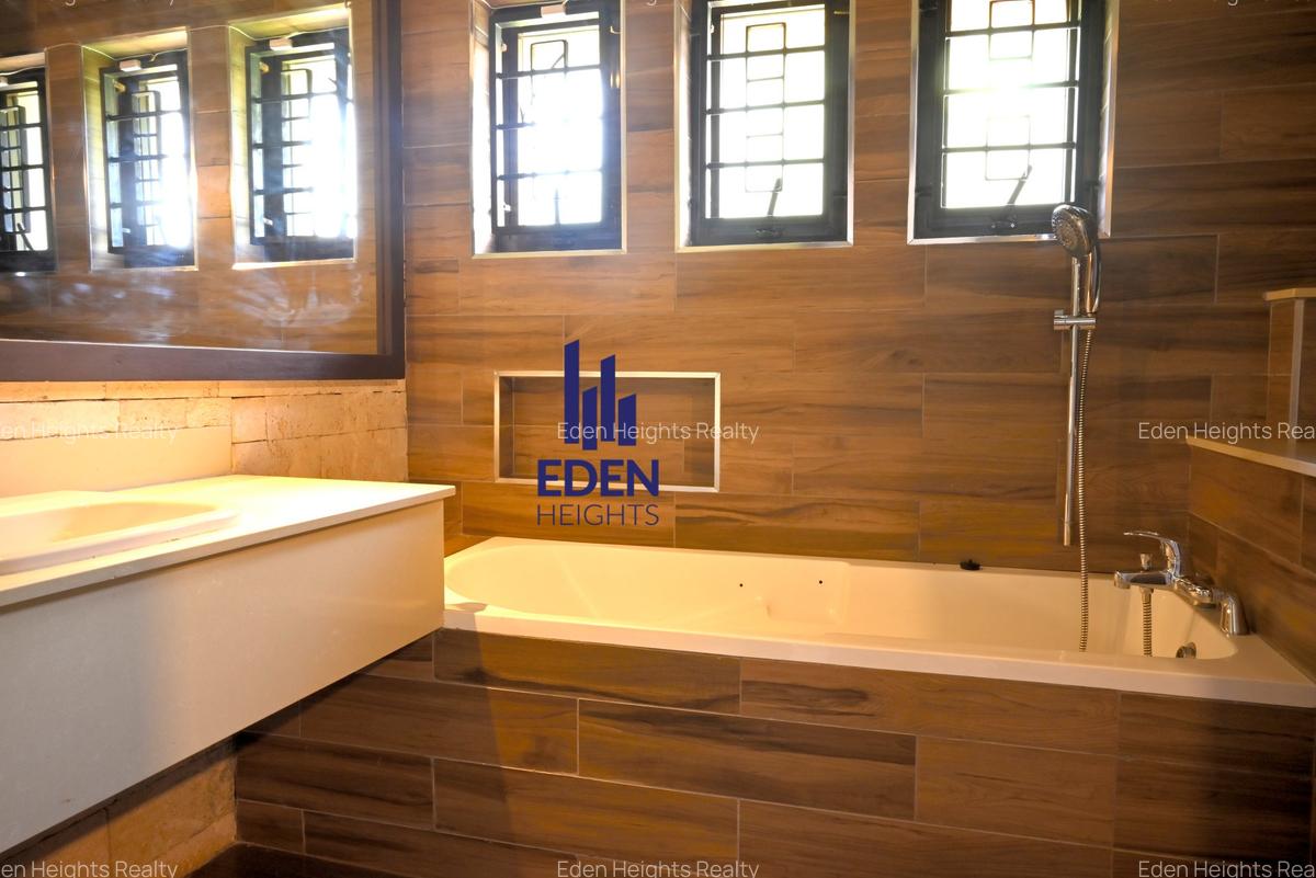 4 Bed Townhouse with En Suite in Runda - 16