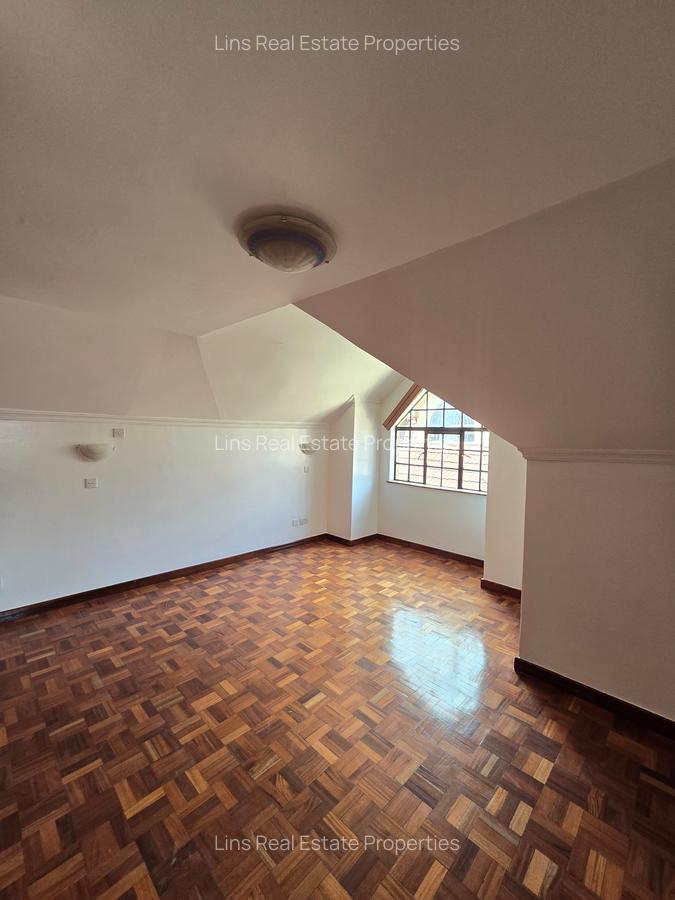 5 Bed Townhouse with En Suite in Lavington - 14