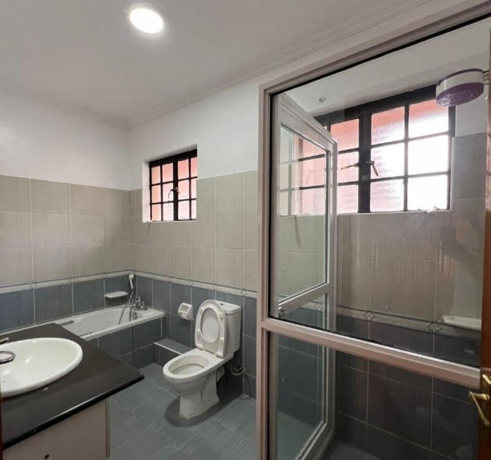 5 Bed Townhouse with En Suite at Off Othaya Road - 9