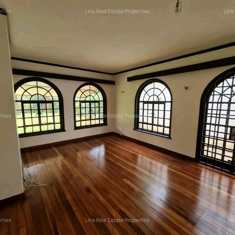 4 Bed Townhouse with En Suite in Riverside - 5