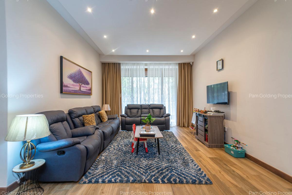 2 Bed Apartment with En Suite at Peponi Road - 5