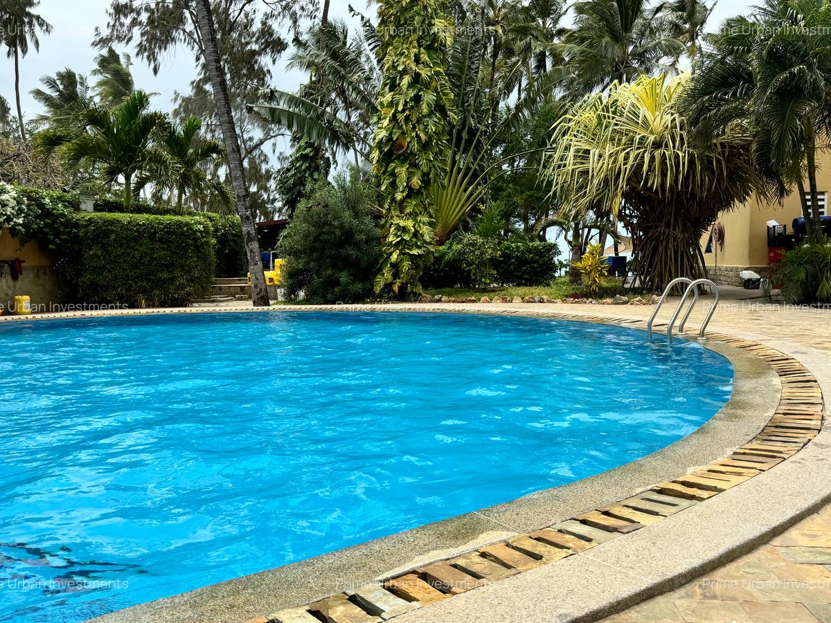 Serviced 2 Bed Apartment with En Suite in Nyali Area - 4