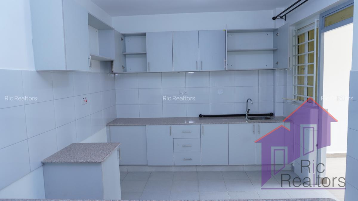 Serviced 3 Bed Apartment with En Suite at Acacia Road - 10