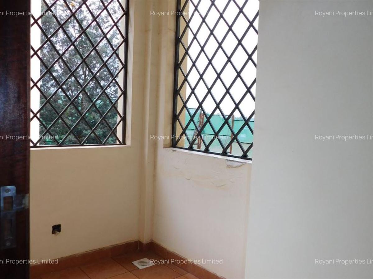 3 Bed Apartment with En Suite at Fourways Junction Estate - 16