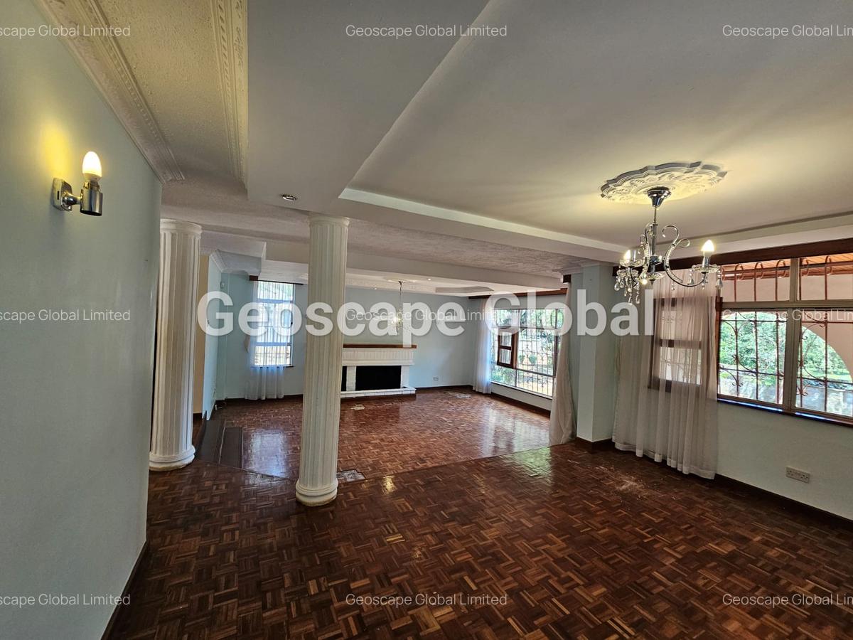 5 Bed House with En Suite in Runda - 2