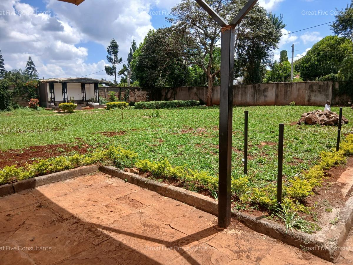 5 Bed House with En Suite in Runda - 4