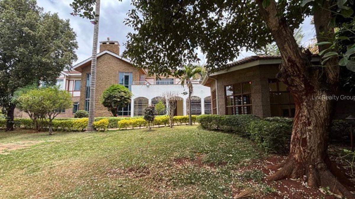 5 Bed Villa with En Suite in Runda - 2