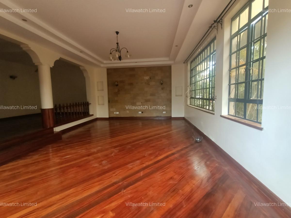 5 Bed Townhouse with En Suite in Lavington - 14