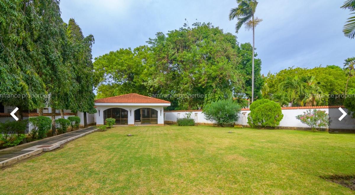 5 Bed Townhouse with En Suite at Bungalow Road - 2