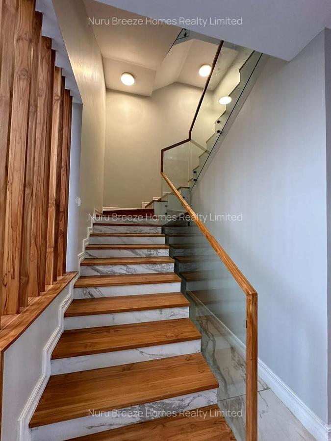 5 Bed Townhouse with En Suite in Loresho - 11