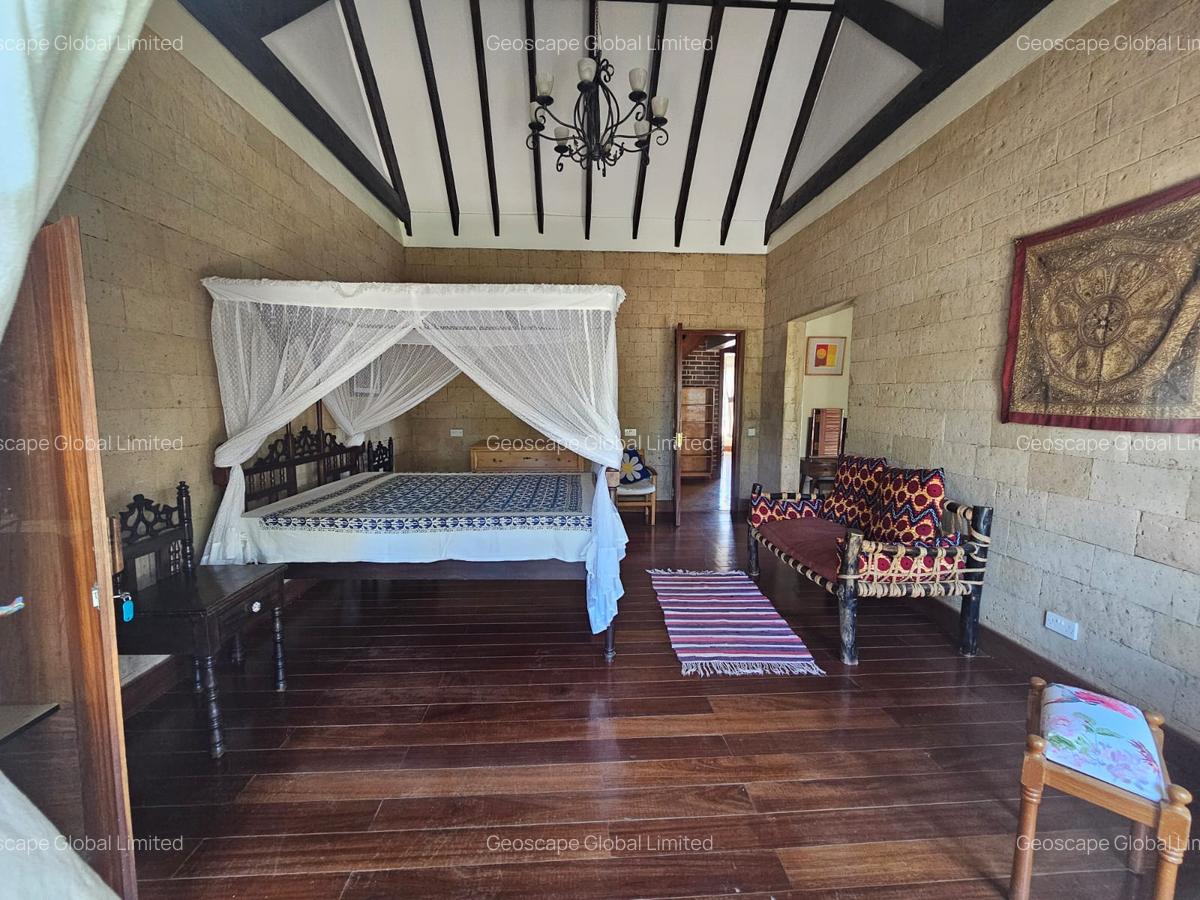 4 Bed House with En Suite in Runda - 5