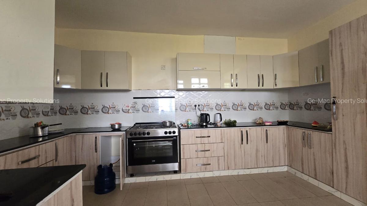 5 Bed House with En Suite in Runda - 11