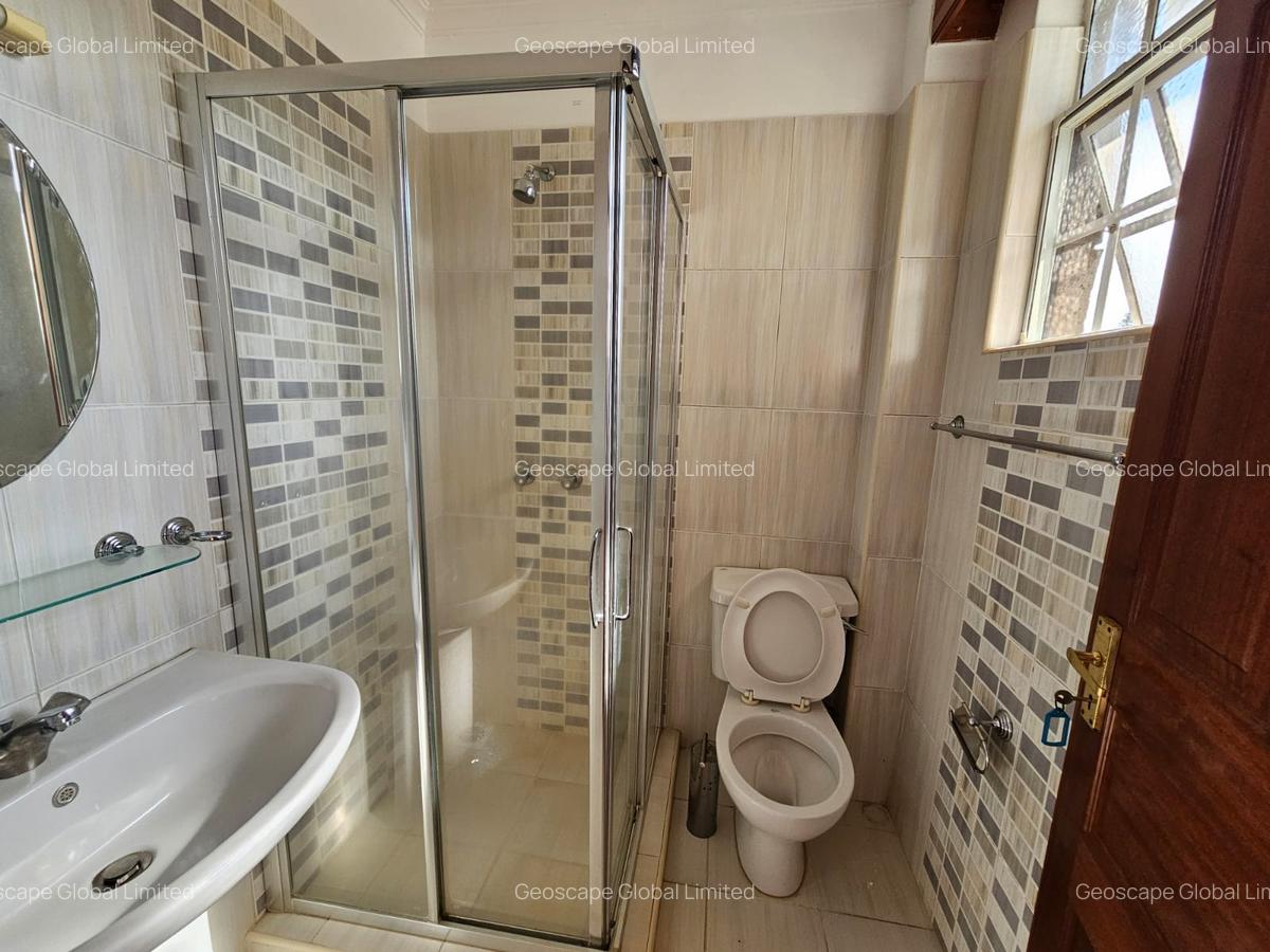 4 Bed House with En Suite in Nyari - 8