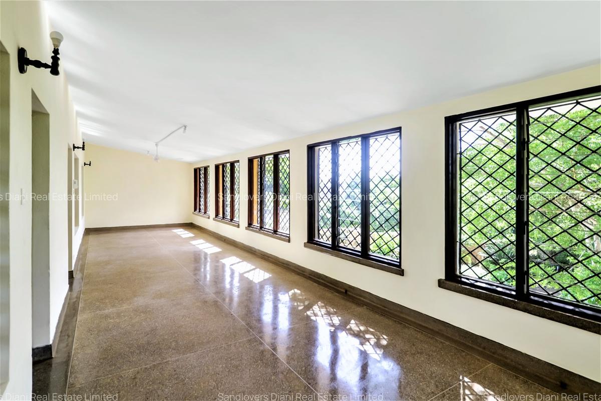 5 Bed Villa with Swimming Pool in Diani - 6