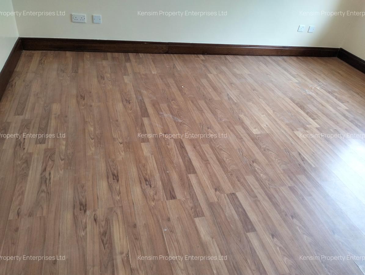 5 Bed Townhouse with En Suite in Westlands Area - 12