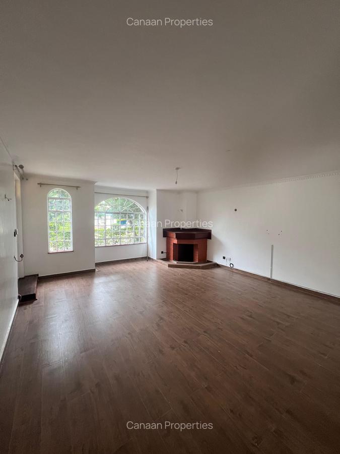 4 Bed Townhouse with En Suite in Lavington - 1