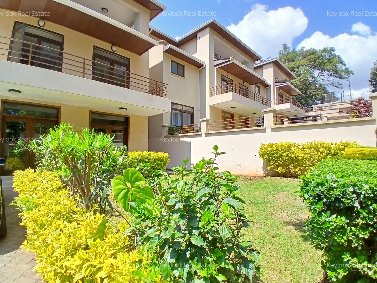 5 Bed Townhouse with En Suite at Lavington Green - 1