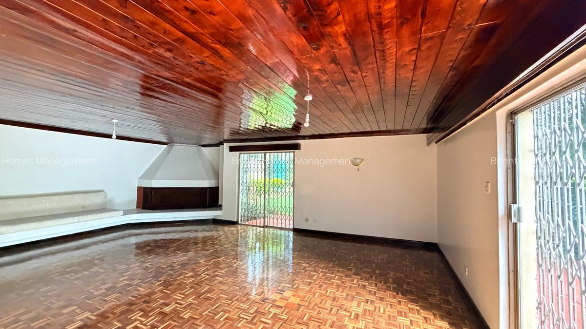 5 Bed House with En Suite in Lavington - 6