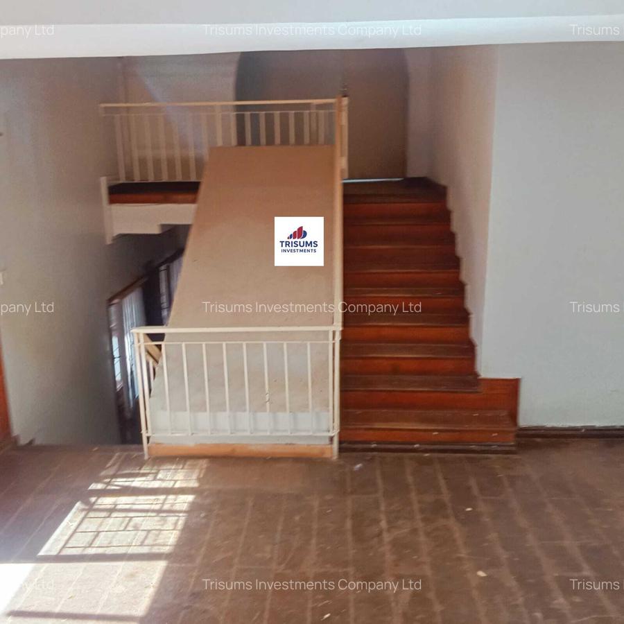 7 Bed House with En Suite in Kyuna - 6