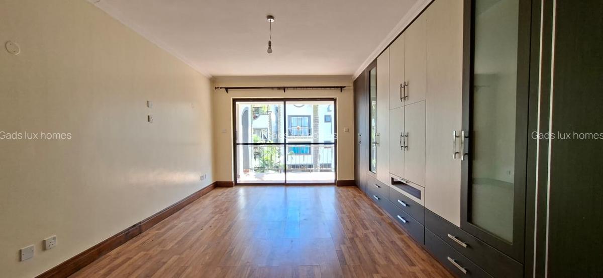 4 Bed Villa with En Suite at Westlands - 6