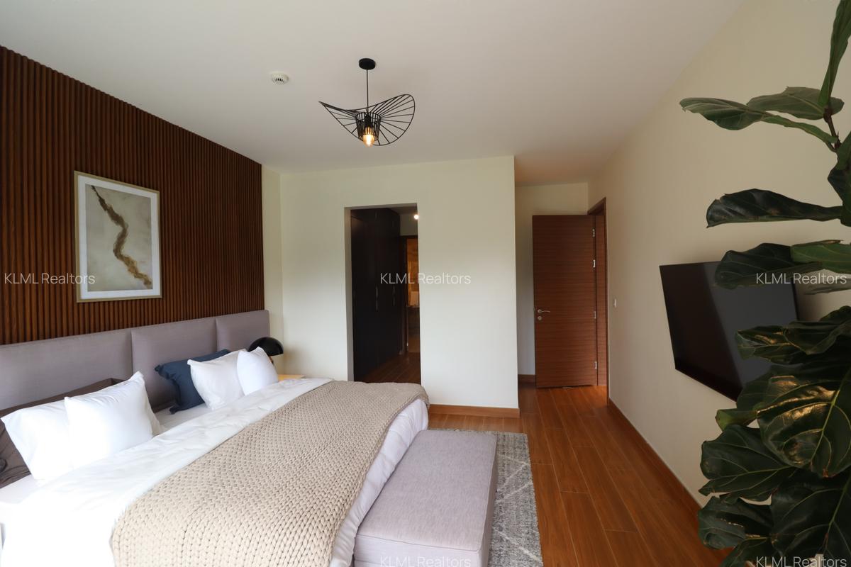 3 Bed Apartment with En Suite in Riverside - 10