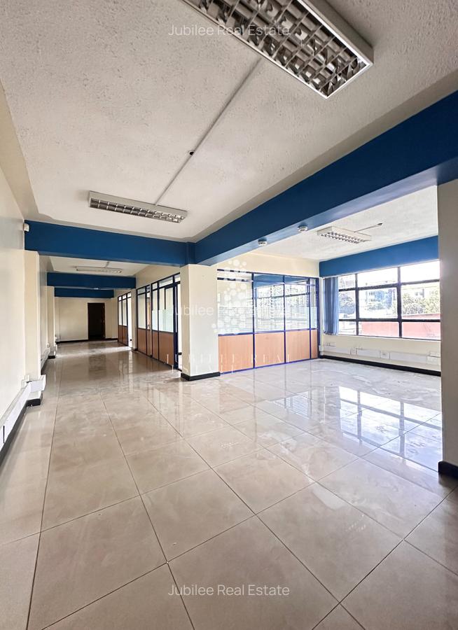 2,200 ft² Office with Fibre Internet in Parklands - 1