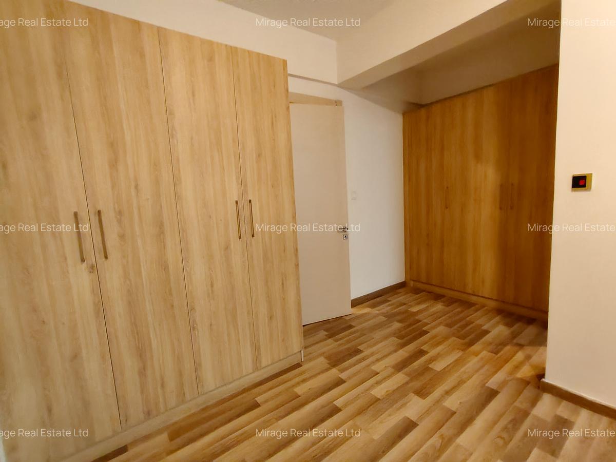 4 Bed Apartment with Swimming Pool in Parklands - 15