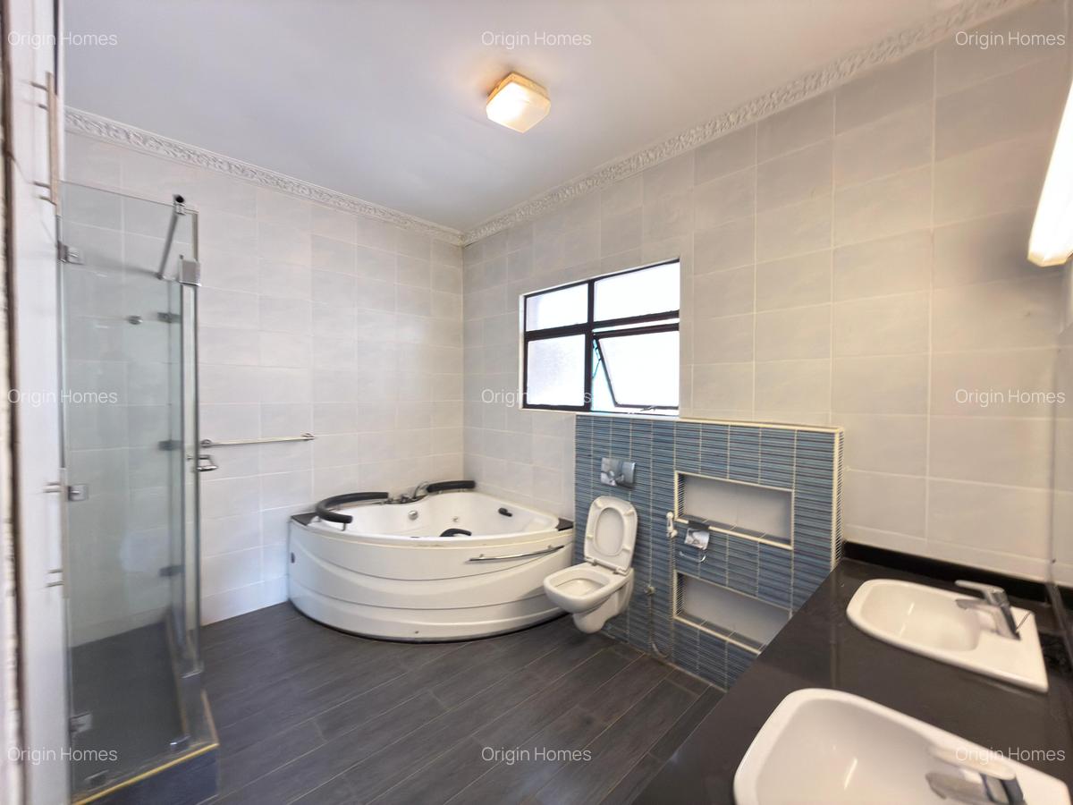 4 Bed Apartment with En Suite at Rhapta Road - 12