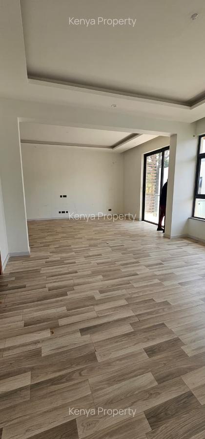 4 Bed Villa with En Suite at Apple Cross - 13