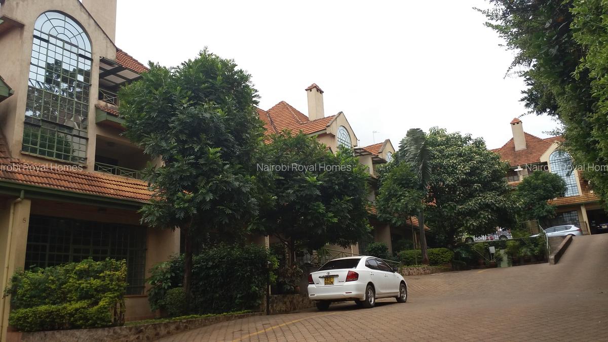 4 Bed Townhouse with En Suite at Lavington Green - 4