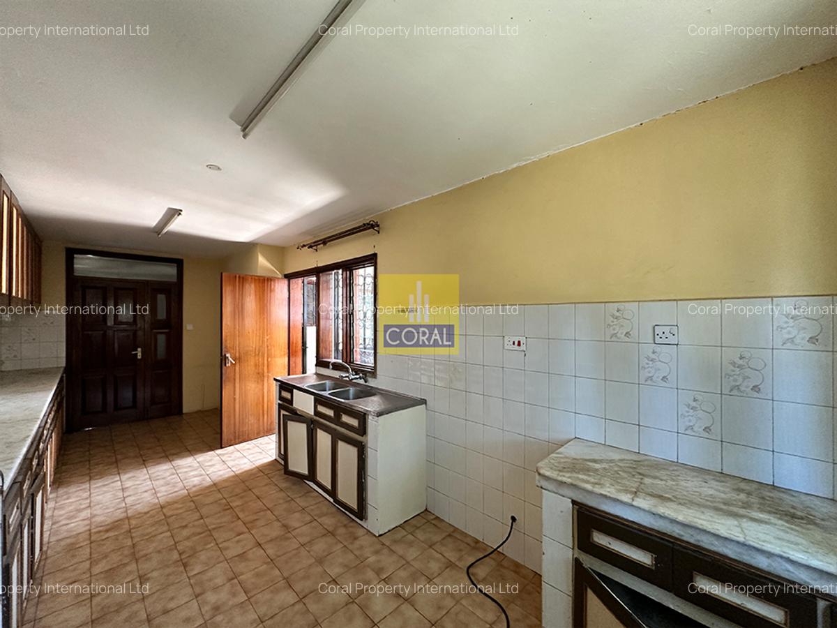 5 Bed House in Kilimani - 4