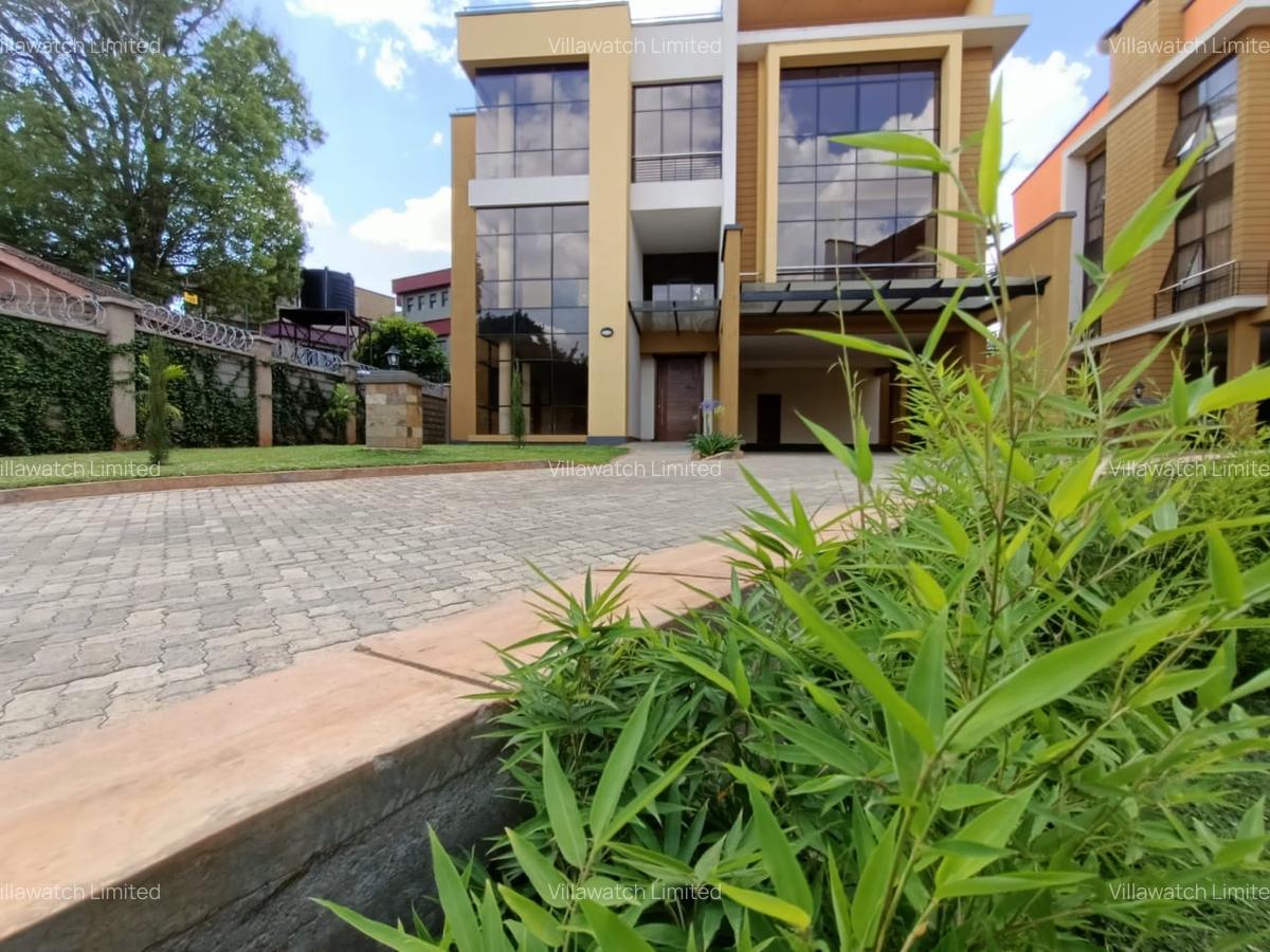 5 Bed Townhouse with En Suite at Lavington Mall - 6