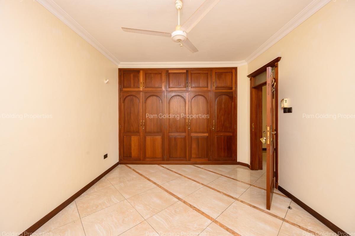 4 Bed Apartment with En Suite in Kizingo - 8