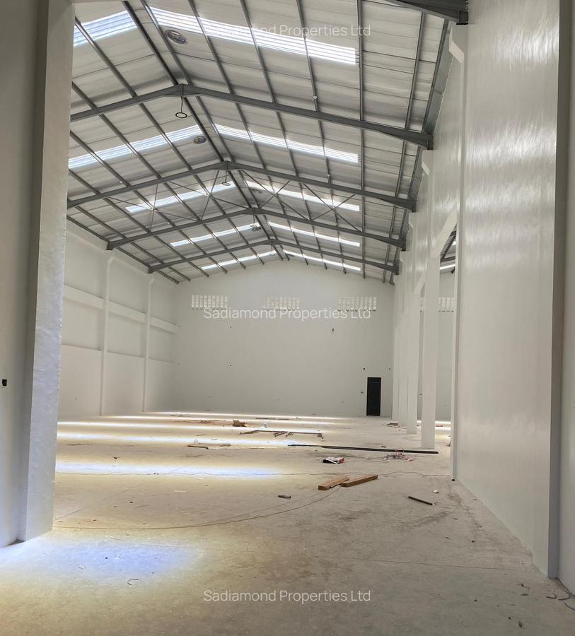 10,000 ft² Warehouse with Parking in Athi River - 2