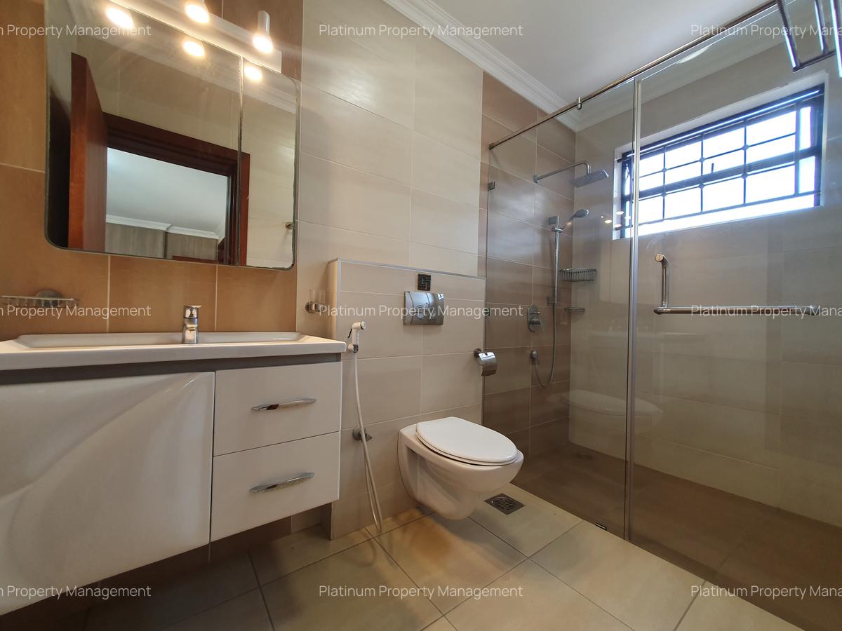 3 Bed Apartment with En Suite in Parklands - 16