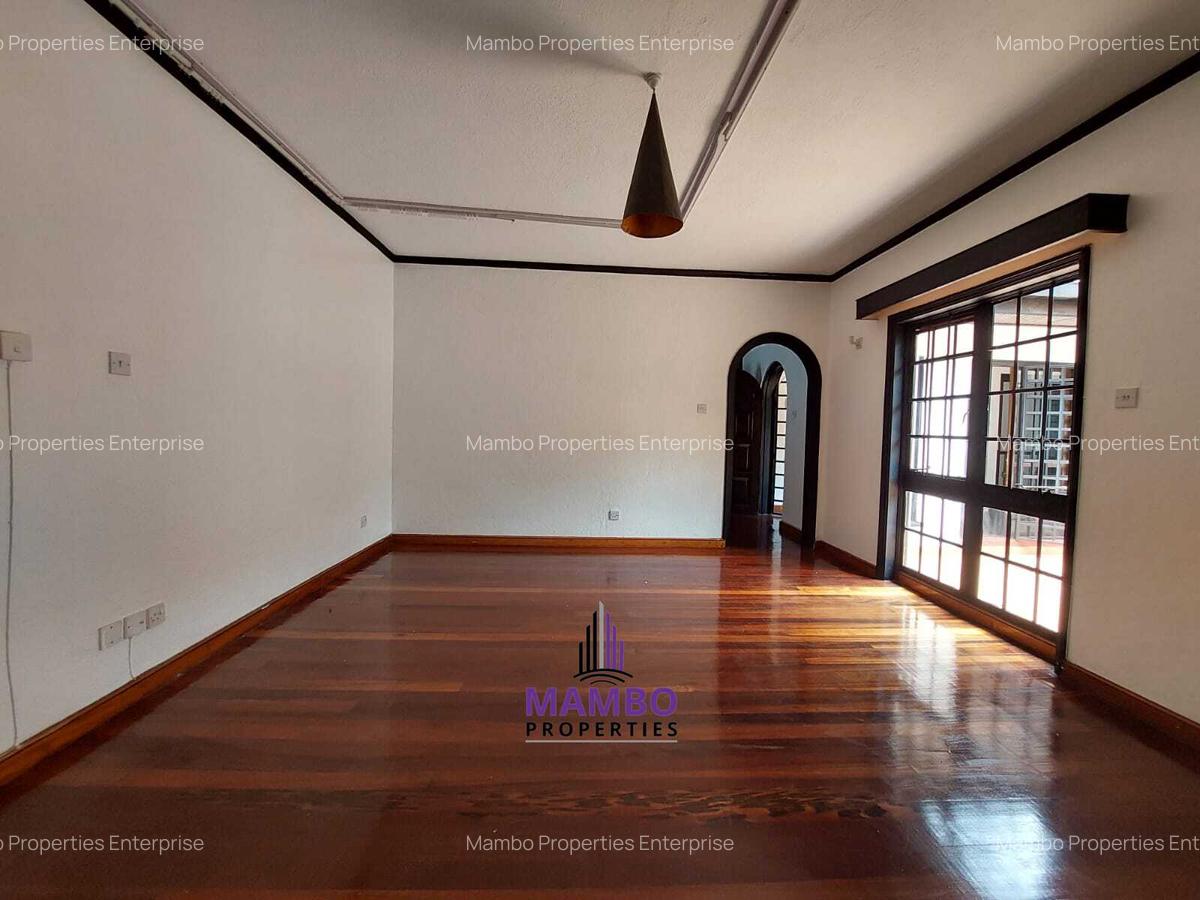 4 Bed Townhouse with En Suite at Riverside Dr - 12