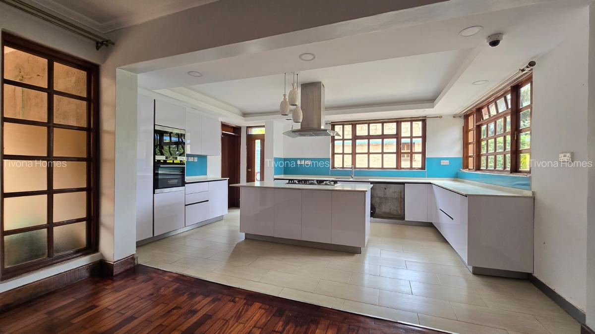 4 Bed House with En Suite in Runda - 11