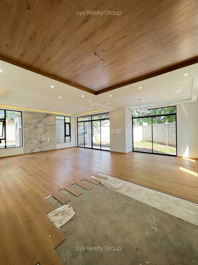 5 Bed Villa with En Suite in Lavington - 5