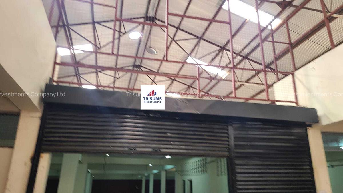 12,000 ft² Warehouse with Fibre Internet in Industrial Area - 10