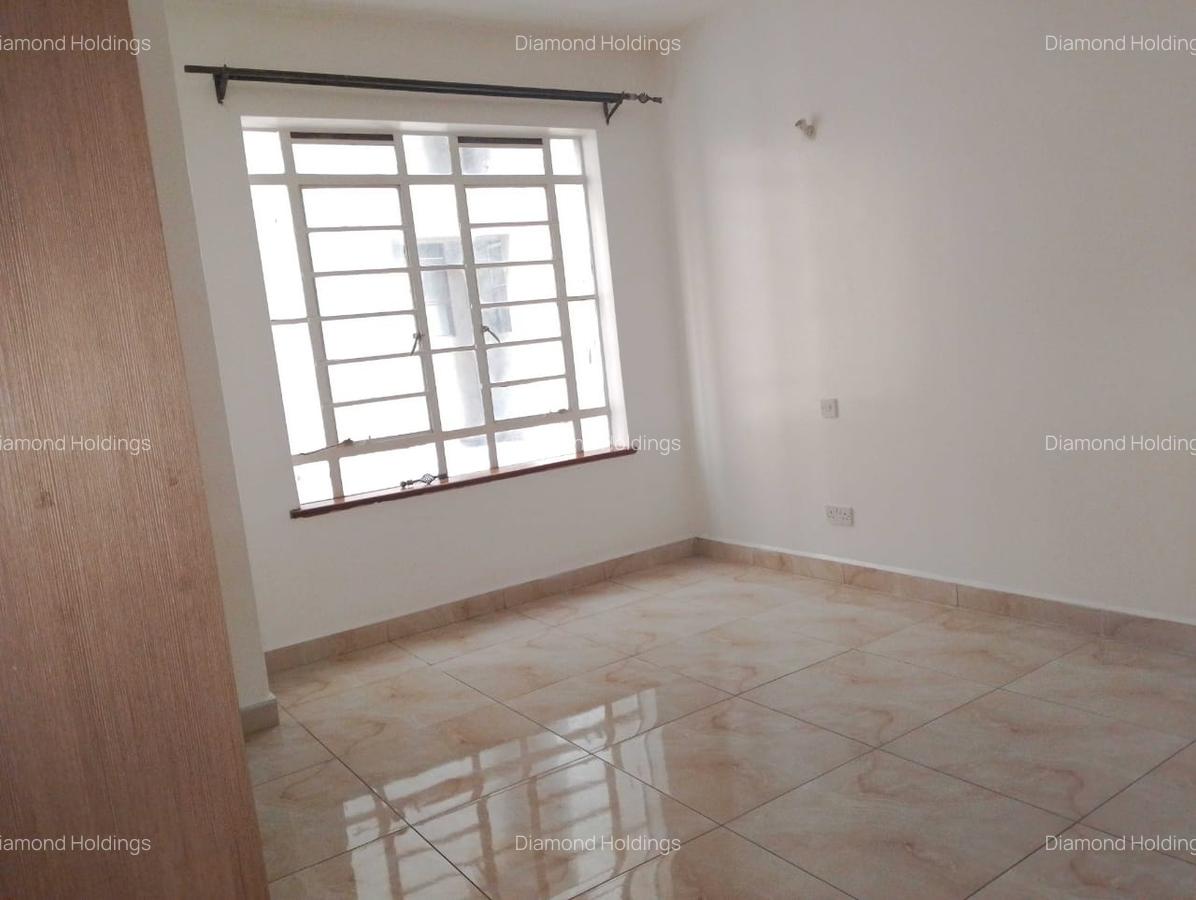 3 Bed Apartment with En Suite at Parklands - 2