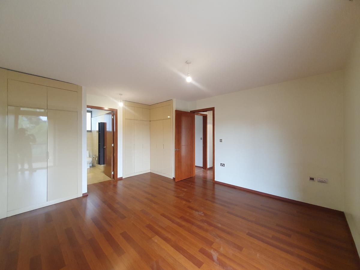 3 Bed Apartment with En Suite at 6Th Parklands Avenue - 13