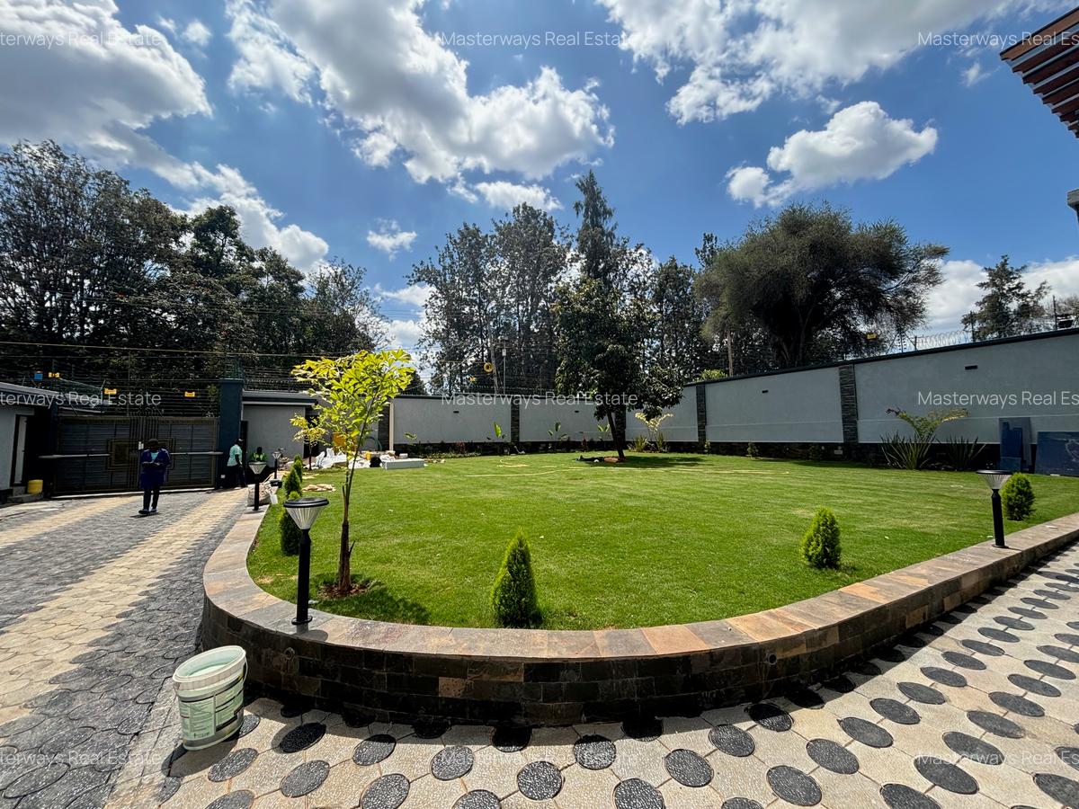 5 Bed House with En Suite in Runda - 4