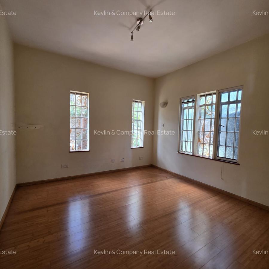 5 Bed Townhouse with En Suite in Kileleshwa - 10