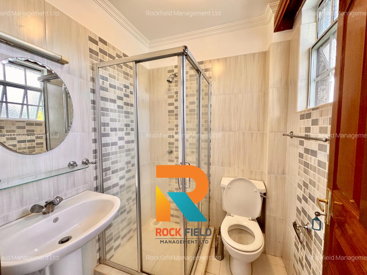 4 Bed Townhouse with En Suite in Rosslyn - 17