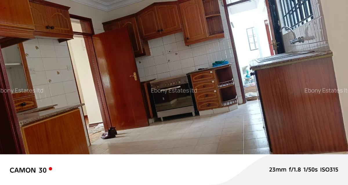 4 Bed Townhouse with En Suite in Lavington - 16