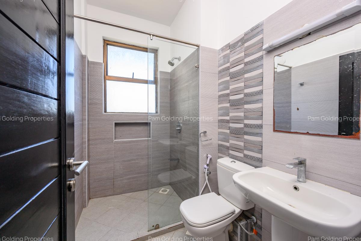 Serviced 3 Bed Apartment with En Suite at Mt Kenya Road - 11