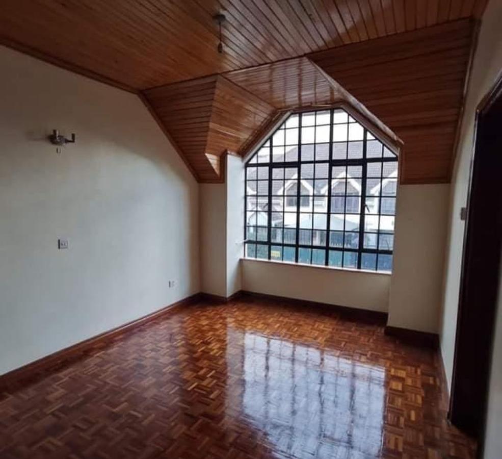 5 Bed Townhouse with En Suite in Lavington - 9