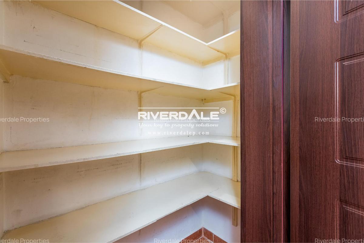 3 Bed Apartment with En Suite in Westlands Area - 3